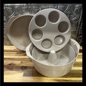 HUGE PRICE DROP 🤑🤑🤑 VTG Anchor Hocking Microware 5Qt Dutch Oven Set